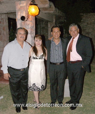12102011 Estrada, Miriam Sordo, Felipe y Juan P.