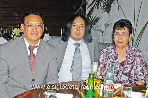 15102011  Rodolfo jr. y Martha Soto.
