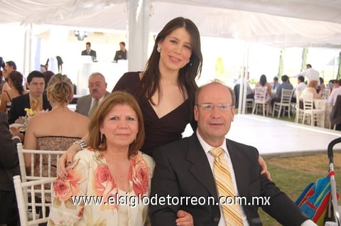 19102011 Montemayor, Mayela Rodríguez de Montemayor y Sergio Montemayor.
