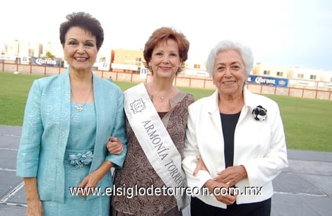 19102011  de la Peña, Amelia Díaz Flores y Mary de Fernández.
