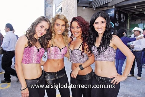 19102011  bailarinas de baile en el TSM.