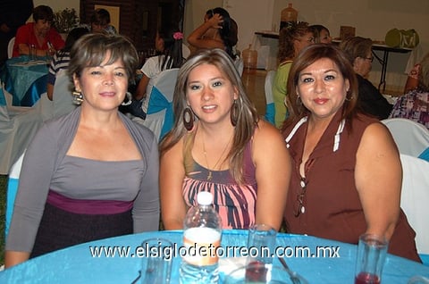 21102011  Arias, Montserrat Rodríguez y Magdalena Lara.