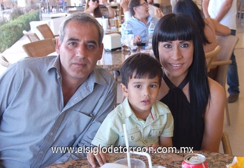 24102011  y Lorena Safa.