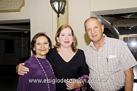 24102011  Máynez, Emma Nájera de Russek y Javier Garza.