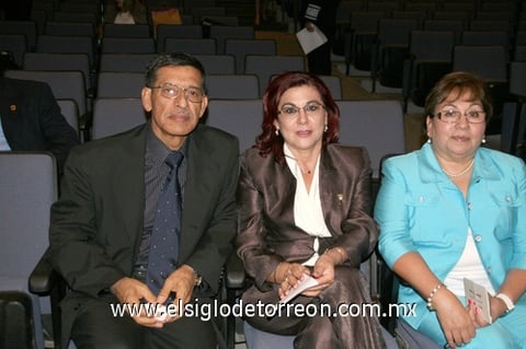 24102011 de Sandoval y Lydia García de Aguilar.