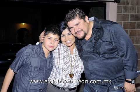30102011  de Ramos en su cumpleaños junto a Miguel Ramos y Alejandro Ramos.