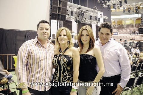 01112011  Cordero, Susana Jalife, Vero Rentería y Héctor Ramos.