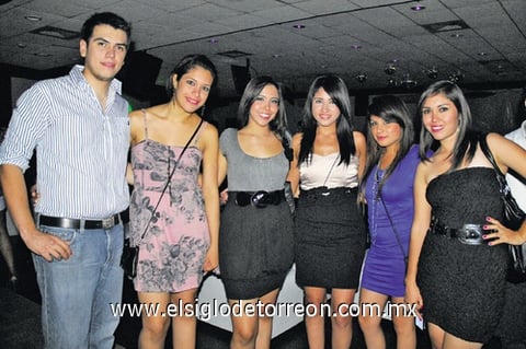 02112011 Díaz, Martha Ibarra, Estefany Escamilla, Alma Solís, Lorena Alvarado y Érika Pérez.