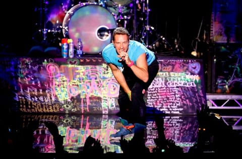 La gala, celebrada en el Odyssey Arena de la capital norirlandesa, comenzó con el grupo británico Coldplay, que interpretó Every Teardrop Is a Waterfall, el primer sencillo de su último trabajo de estudio, Mylo Xyloto.