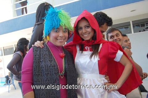 06112011 , Angie y Kimberly.