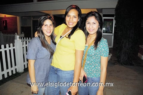 06112011 , Brenda y Wendy.