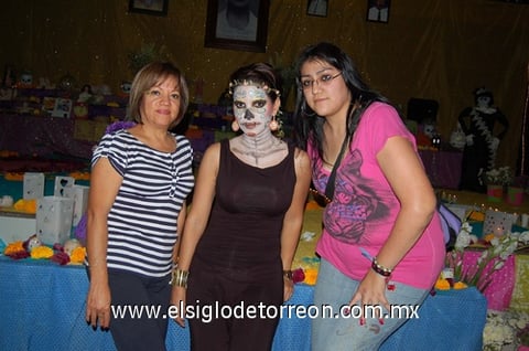 06112011 de Monsiváis, Érika Monsiváis e Ivonne González.