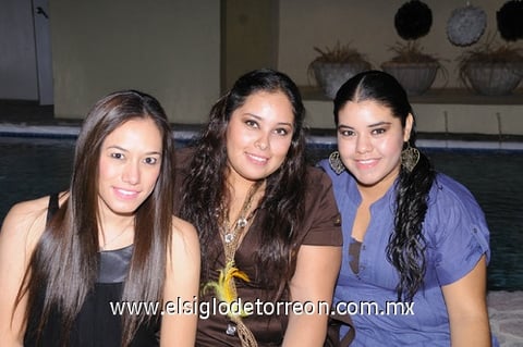 09112011  Limones, Carolina Sánchez y Diana Trujillo.