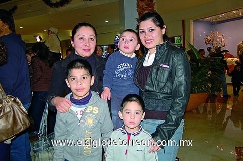13112011 , Alex, Ana, Alejandro y Antonio.
