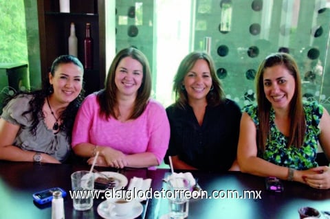 13112011 , Zaida, Gaby y Oly.