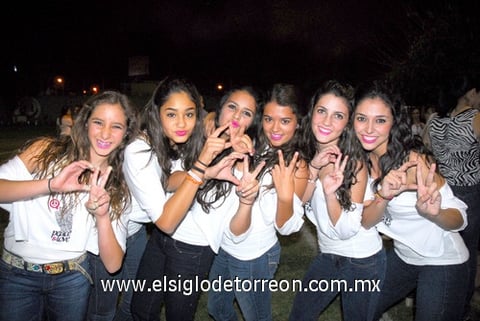 04112011 Norma y Ana Isabel. Sofía y Valeria. Ana Karla, Samy, Nini, Sofía, Corina y Sheccio. Copa Libertad Sana competencia Mariel, Lucy, María José, Angy, Delean y Salma.