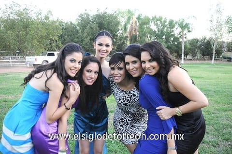 04112011 Ale Cabral y David Morales.  Recepción nupcial  Ana Lucía Román y Marco Antonio Ávila  Lynette Armendáriz, Diana Trujillo, Cynthia Orozco, Emmy Arreola, Ale Martínez y Valeria Román. Ale, Maru, Mariángela y Cassandra.   Sinuhe Bandres y Emma Arreola.