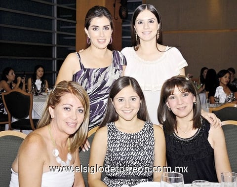 Margarita, Tere, Bety, Ana y Lety.