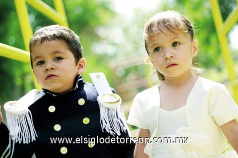 Joaquín Alberto y María Monserrat Mesta Becerra.