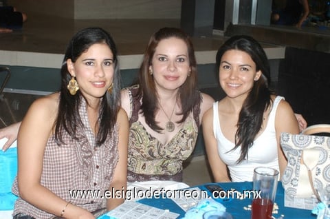 15112011  Herrada, Ana Tere Escajeda y Gladis Martínez.