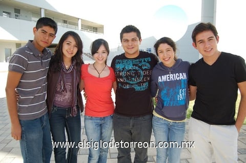 15112011 , Silvia, Gaby, Marcos, Alix y Jesús.