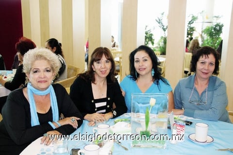 15112011 Cerda, Coco González, Claudia Betancourt y Lety Leyva.