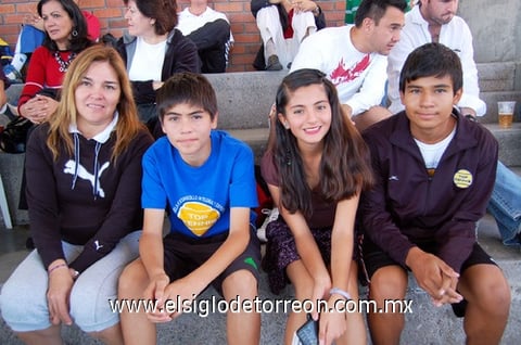 17112011 , Ray y Capi.
