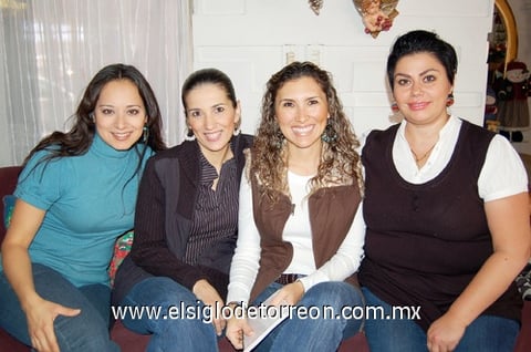 18112011 , Lorena, Mónica y Abril.