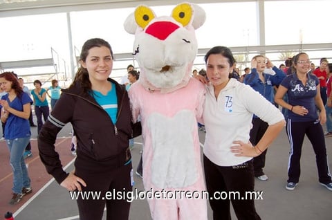 19112011 ESTEFANY , Jonathan y Cassandra.
