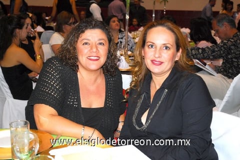 Ana Borrego y Annel Romo.