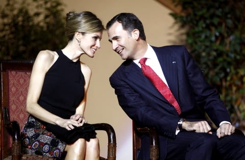 La princesa de Asturias, Letizia Ortíz ha generado revuelo tras unas fotografías que la muestran extremadamente delgada, durante su visita oficial a Chile.