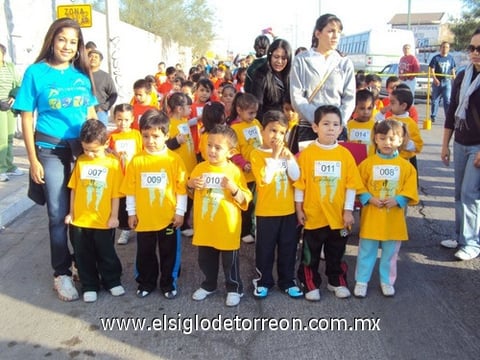 20112011 LOS MáS  pequeños listos para iniciar la carrera.