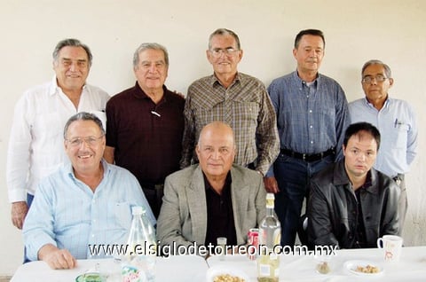 23112011 ENRIQUE , Óscar, Raúl, Manuel, Francisco, Ricardo, Roberto y Raúl.