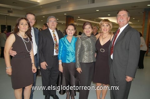 22112011 LUPITA , Manuel, Jesús, Norma, Chepis, Paty y Donaldo.