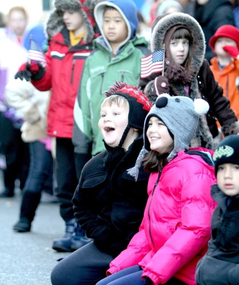 Miles de niños quedaron sorprendidos por la majestuosidad del desfile.