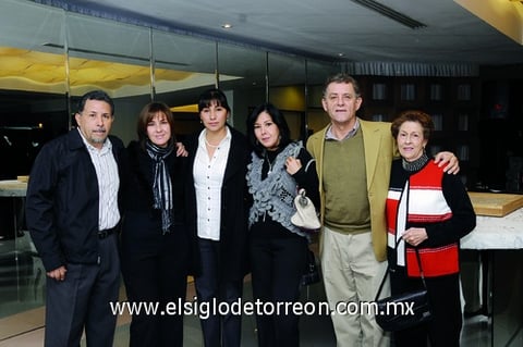 27112011 JAVIER,  Marisa, Mayra, Laura, Toño y Graciela.