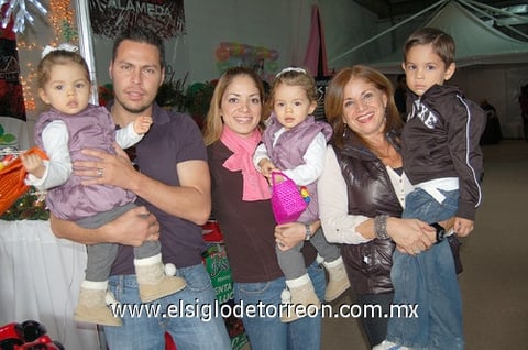 27112011 FAMILIA  Flores Zataráin.