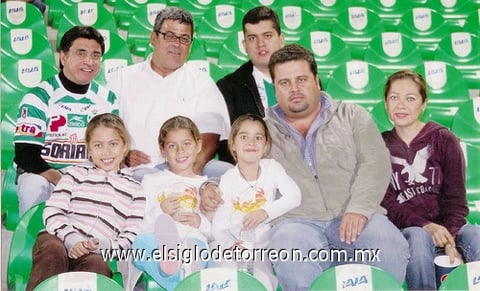 27112011 ARTURO , Alejandro, Gianni, Amina, Romina, Ianina, Gerardo y Adis.
