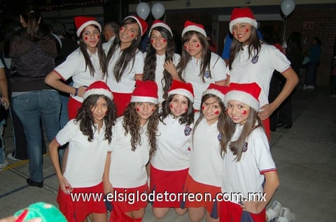 29112011 GRUPO  de danza de secundaria del colegio Nueva Laguna.
