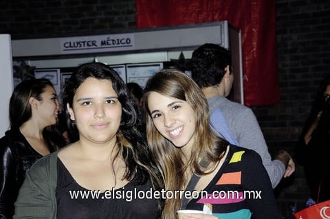 02122011 SARAÍ  y Mariana.