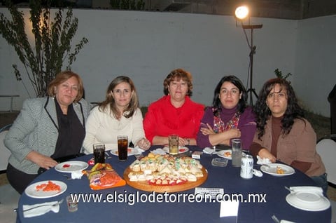 01122011 CELIA , Ana, Leticia, Aidé y Catalina.
