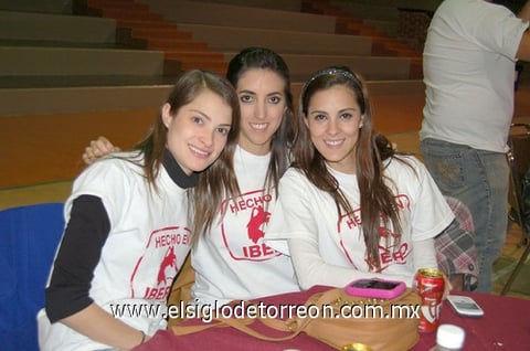 06122011 FERNANDA , Alejandra y Nadia.