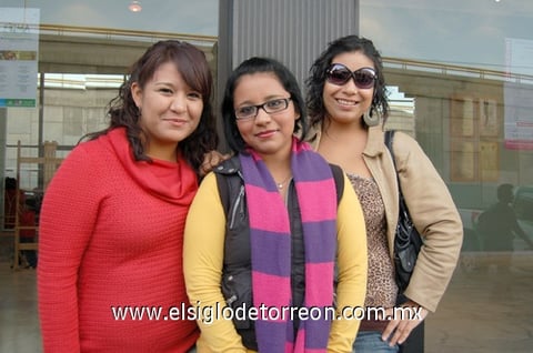 08122011 BERENICE , Meredith y Marina.