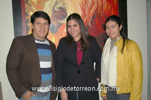 08122011 JOSé  Aguilera, Mariluly Fox y Daniela Galván.