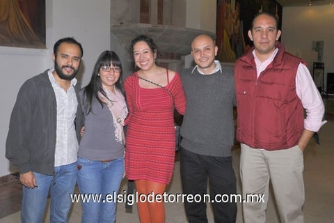 07122011 BENJAMíN  Balderas, Rebeca Anaya, Monse Vázquez, Óscar González y Alejandro Ramírez.