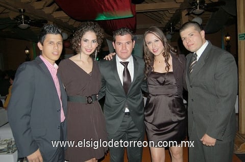 08122011 RICARDO  Tamez, Valeria Escamilla, Carlos Atilano, Maritza Torres y Daniel Acosta.