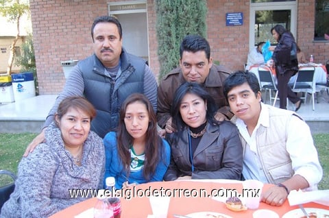 04122011 CLAUDIA , Inés, Bernardo, Carlos, Santiago, Miriam y Jimena.