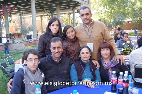 04122011 RENé , Joaquín, Consuelo, Salma, Alma y Joaquín.