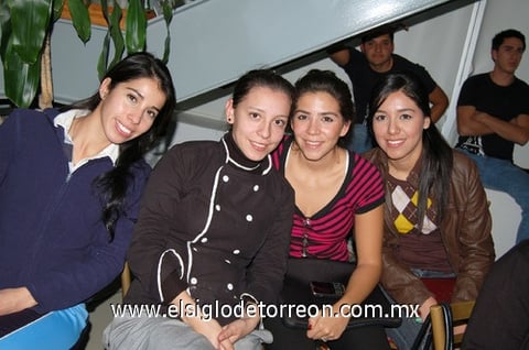 07122011 FLOR  Rodríguez, Adriana Serrano, Astrid García y Andrea González.