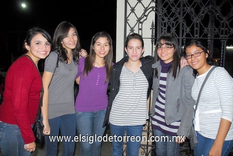 07122011 MARITERE , Lorena, Diana, Ale, Fernada y Sara.